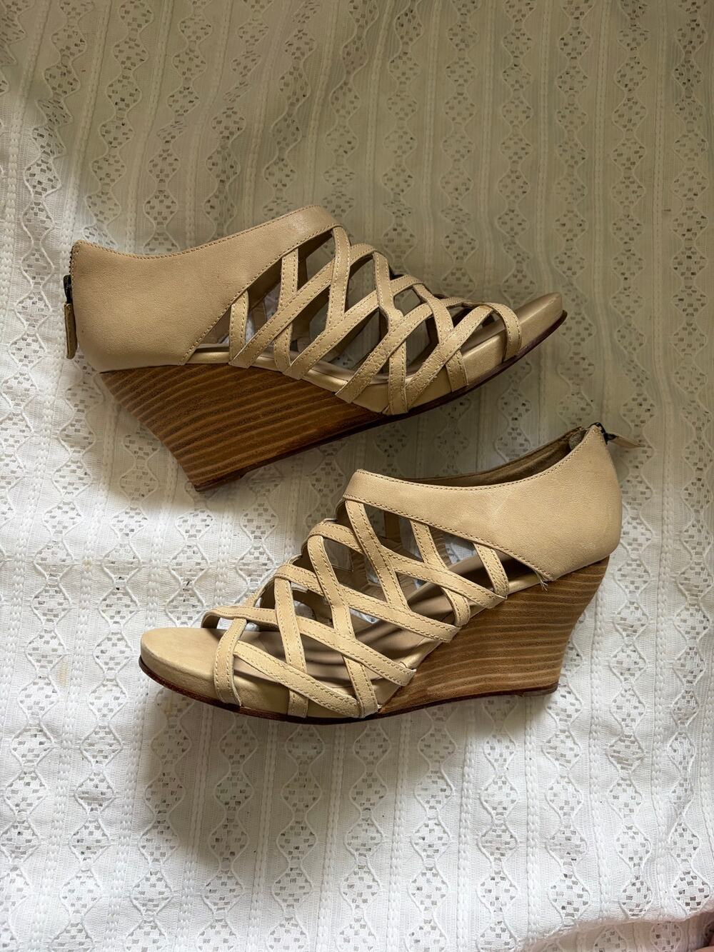 Eileen Fisher Leather Strappy Wedge Sandals Beige Open Toe Size 9